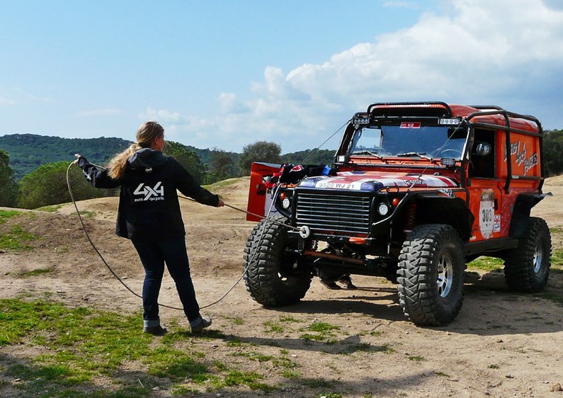 land-rover-defender-winch